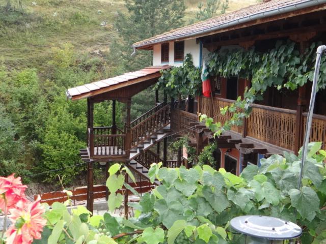 Hotel Недкова Къща Kopriwschtiza Exterior foto